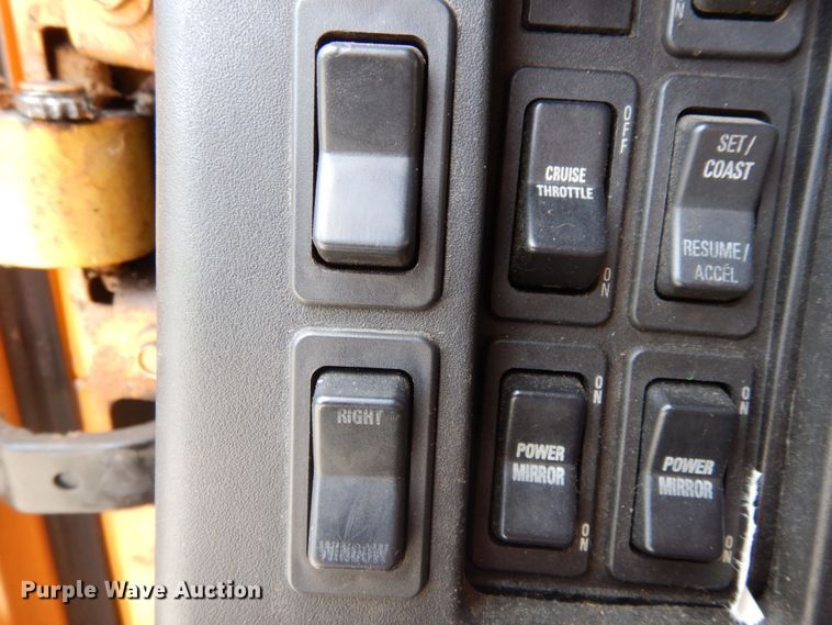 image for item JL9968 2002 International 4900  dump truck