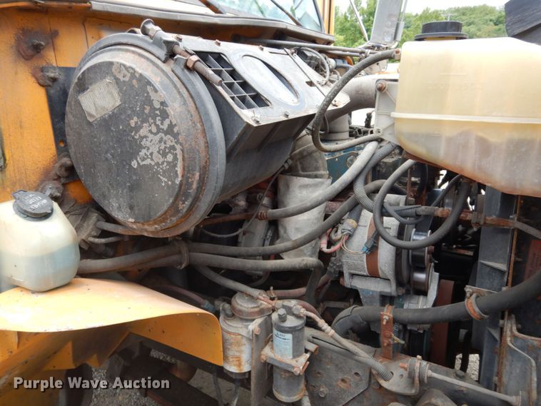 image for item JL9968 2002 International 4900  dump truck