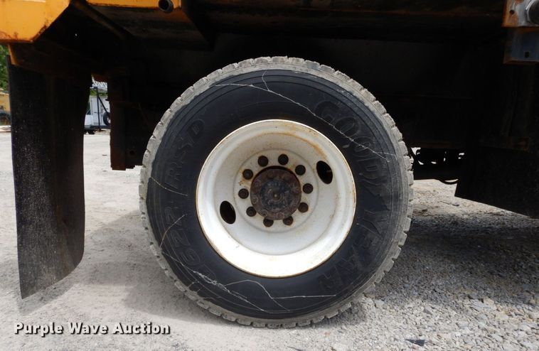 image for item JL9968 2002 International 4900  dump truck