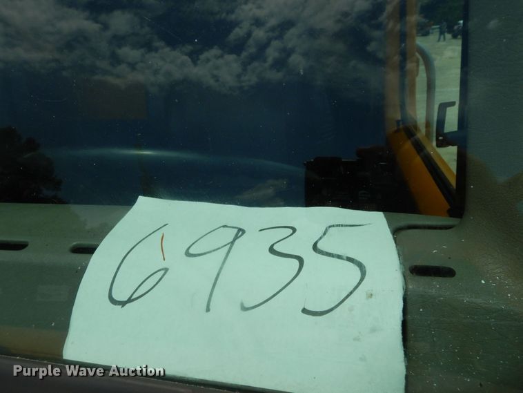 image for item JL9968 2002 International 4900  dump truck