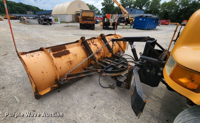 image for item JL9975 2002 International 4900  dump truck