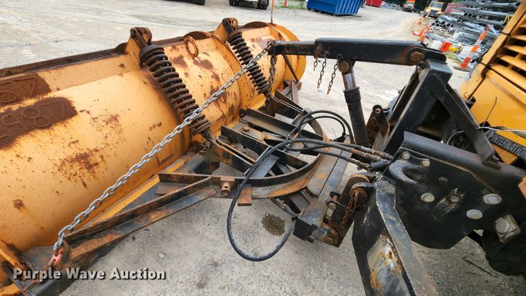 image for item JL9975 2002 International 4900  dump truck