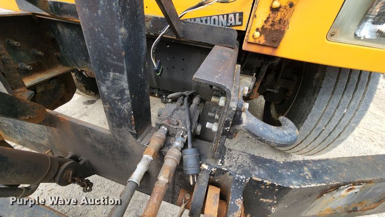 image for item JL9975 2002 International 4900  dump truck