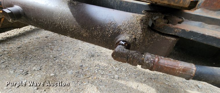 image for item JL9975 2002 International 4900  dump truck