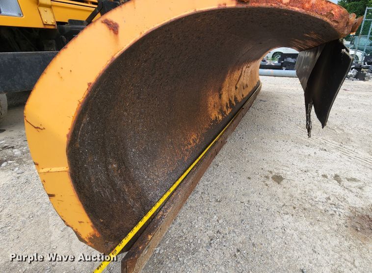 image for item JL9975 2002 International 4900  dump truck