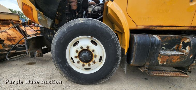 image for item JL9975 2002 International 4900  dump truck