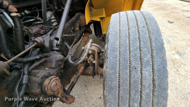 image for item JL9975 2002 International 4900  dump truck