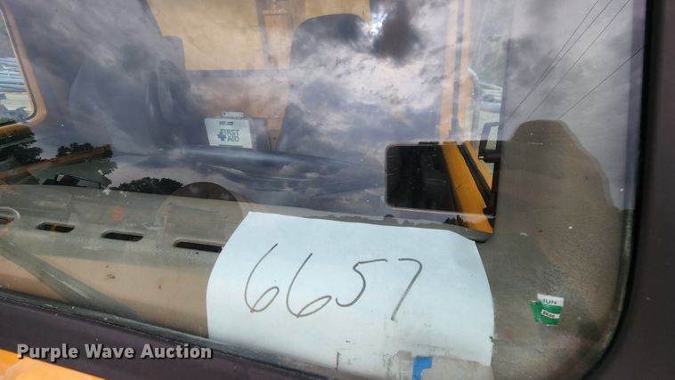 image for item JL9975 2002 International 4900  dump truck