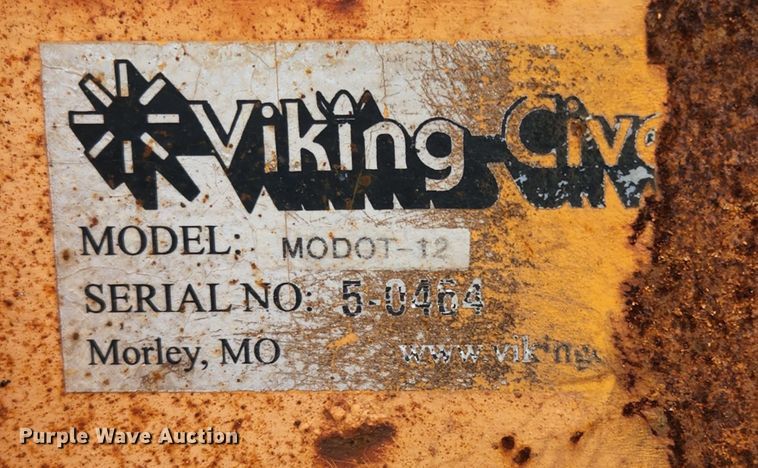 image for item JL9975 2002 International 4900  dump truck