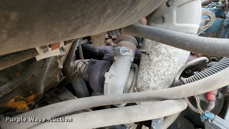 image for item JL9976 2002 International 4900  dump truck