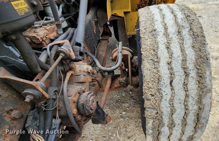 image for item JL9976 2002 International 4900  dump truck