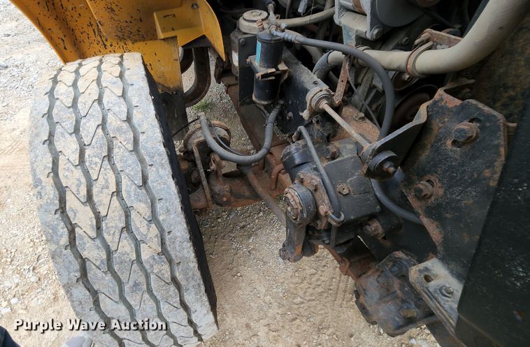 image for item JL9976 2002 International 4900  dump truck