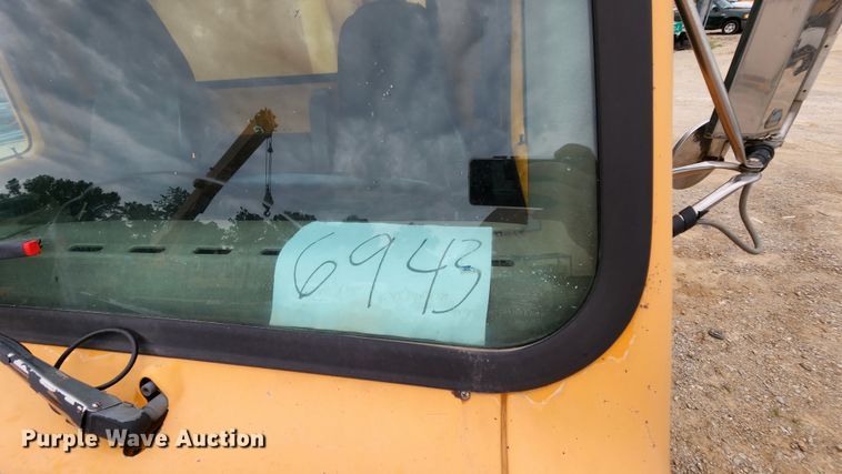 image for item JL9976 2002 International 4900  dump truck