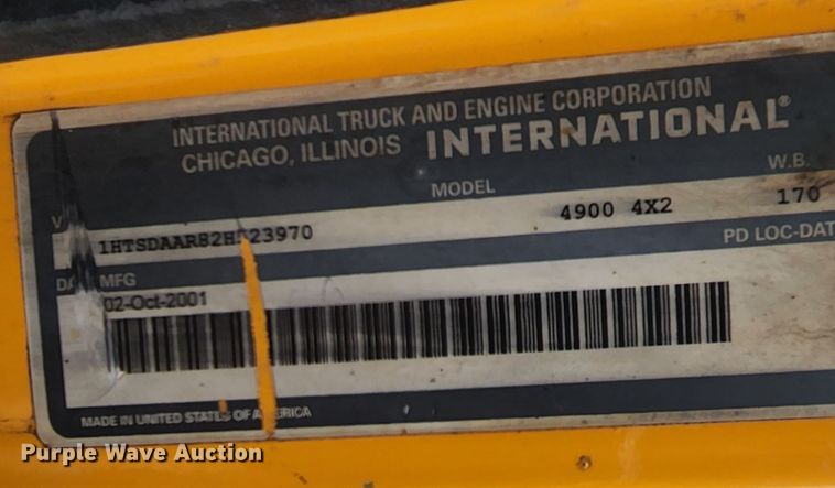 image for item JL9976 2002 International 4900  dump truck