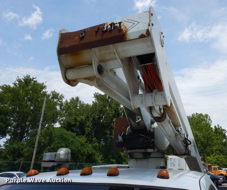 image for item JL9978 2010 Ford F550  bucket truck