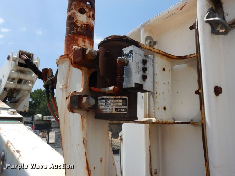 image for item JL9978 2010 Ford F550  bucket truck