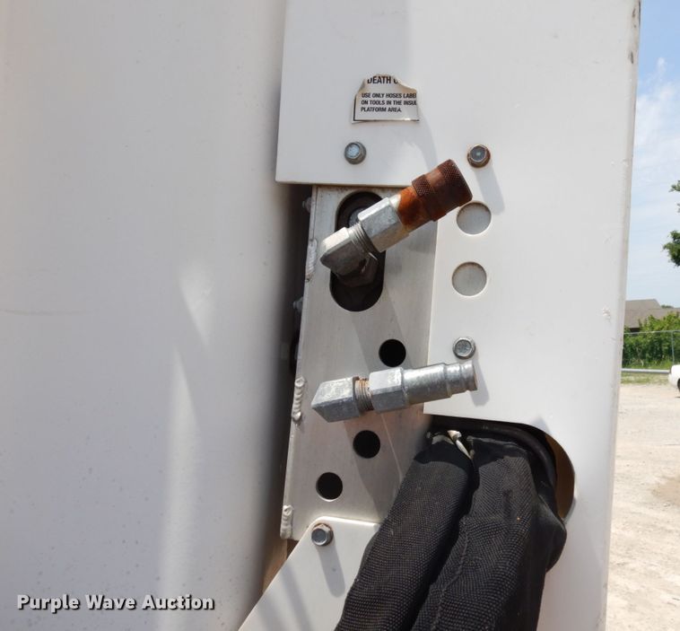 image for item JL9978 2010 Ford F550  bucket truck