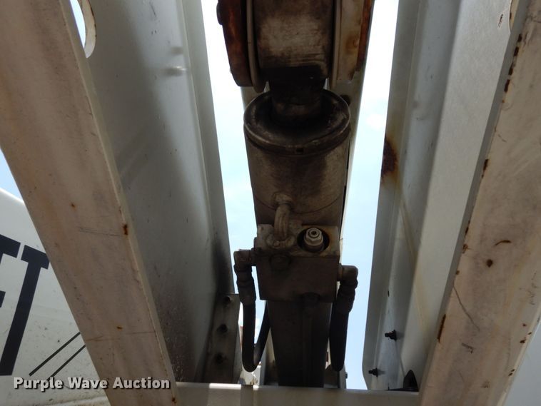 image for item JL9978 2010 Ford F550  bucket truck