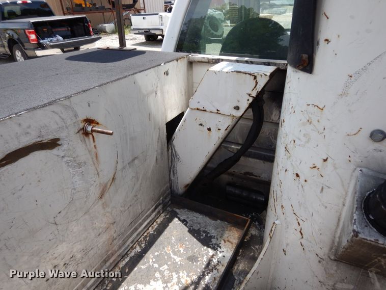 image for item JL9978 2010 Ford F550  bucket truck