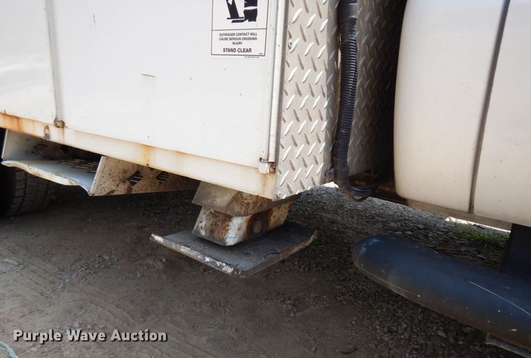 image for item JL9978 2010 Ford F550  bucket truck