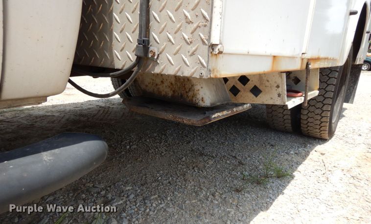 image for item JL9978 2010 Ford F550  bucket truck