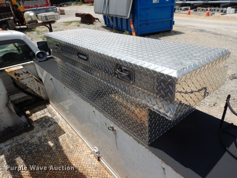 image for item JL9978 2010 Ford F550  bucket truck