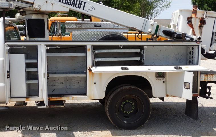 image for item JL9978 2010 Ford F550  bucket truck