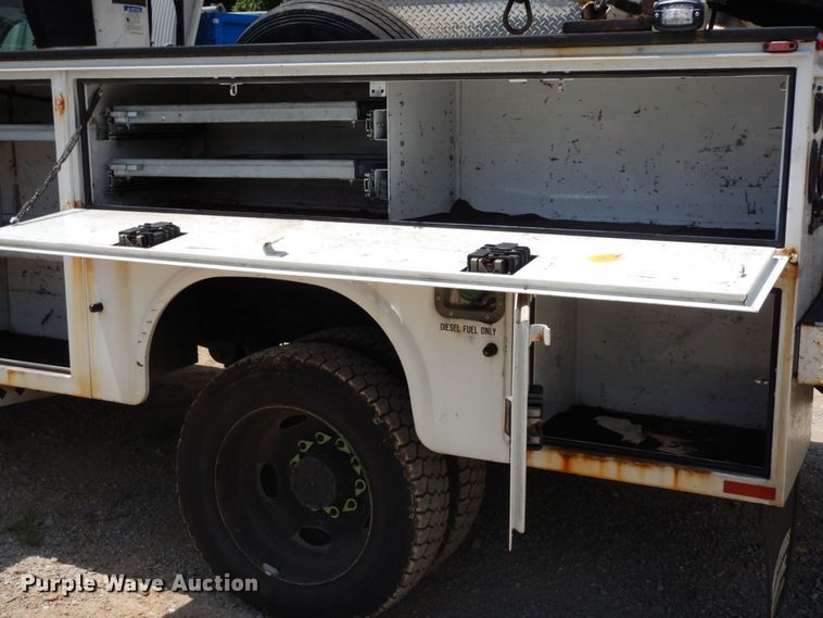 image for item JL9978 2010 Ford F550  bucket truck