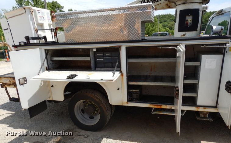 image for item JL9978 2010 Ford F550  bucket truck