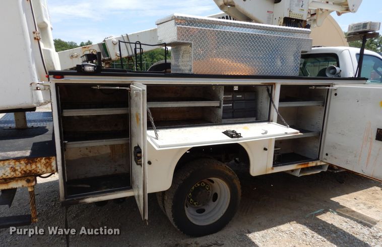 image for item JL9978 2010 Ford F550  bucket truck