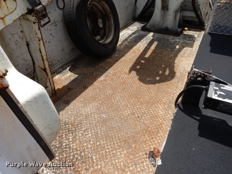 image for item JL9978 2010 Ford F550  bucket truck