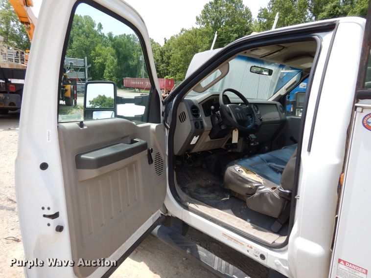 image for item JL9978 2010 Ford F550  bucket truck