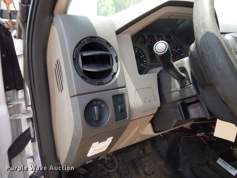 image for item JL9978 2010 Ford F550  bucket truck