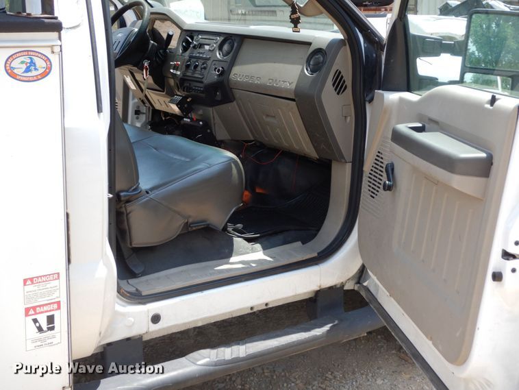 image for item JL9978 2010 Ford F550  bucket truck