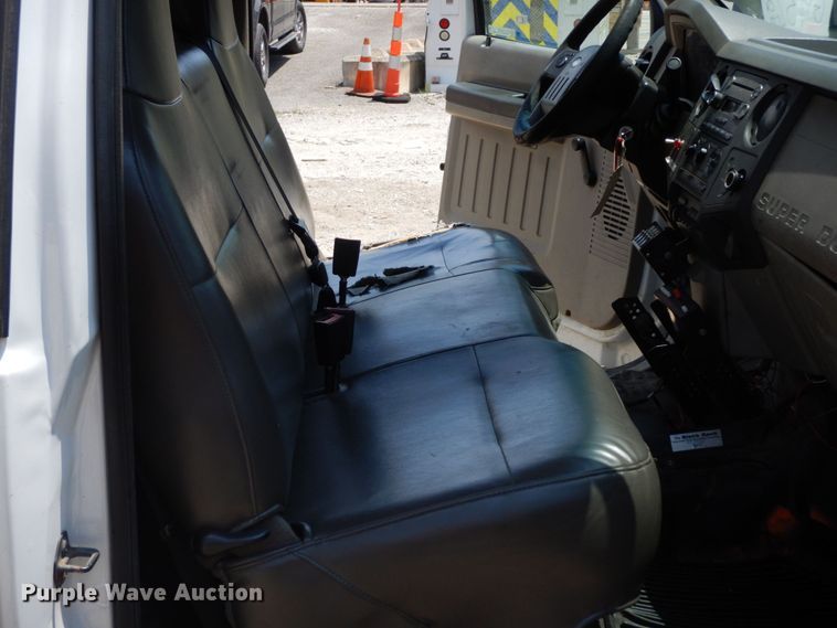 image for item JL9978 2010 Ford F550  bucket truck