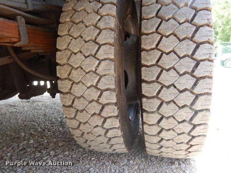 image for item JL9978 2010 Ford F550  bucket truck