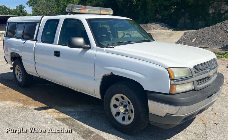 image for item JM9250 2005 Chevrolet Silverado 1500  Ext. Cab pickup truck
