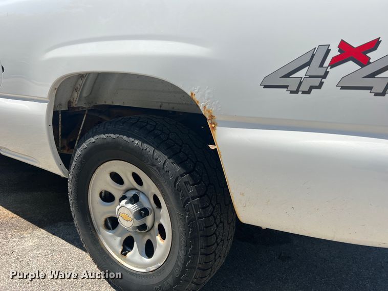 image for item JM9250 2005 Chevrolet Silverado 1500  Ext. Cab pickup truck