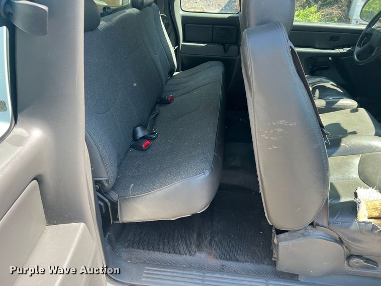 image for item JM9250 2005 Chevrolet Silverado 1500  Ext. Cab pickup truck