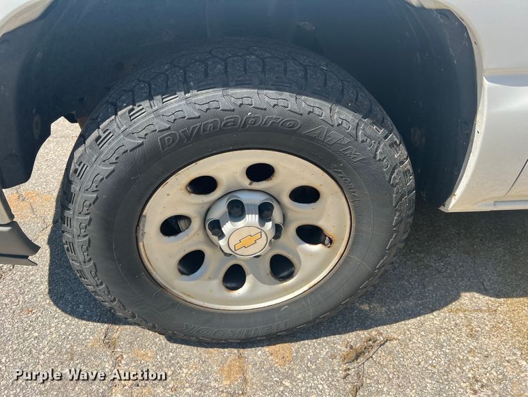 image for item JM9250 2005 Chevrolet Silverado 1500  Ext. Cab pickup truck