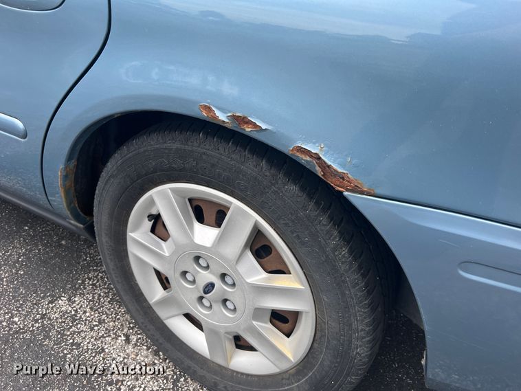 image for item JM9283 2006 Ford Taurus SE