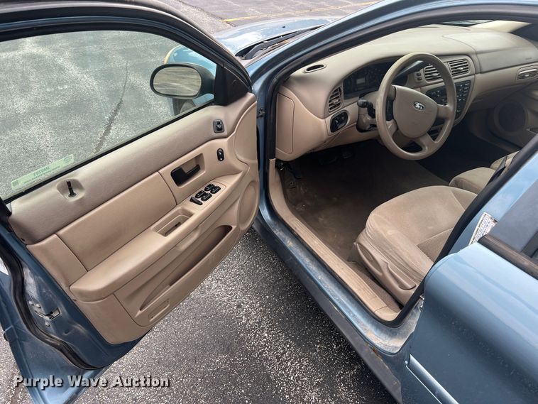 image for item JM9283 2006 Ford Taurus SE