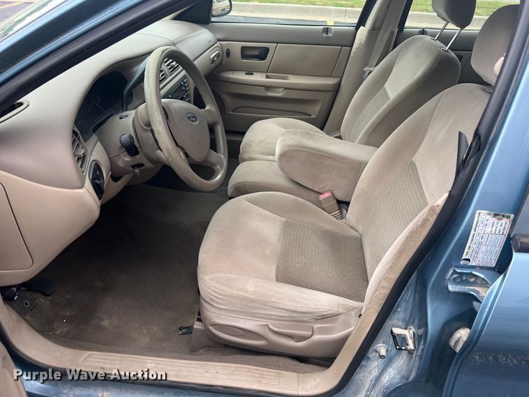 image for item JM9283 2006 Ford Taurus SE