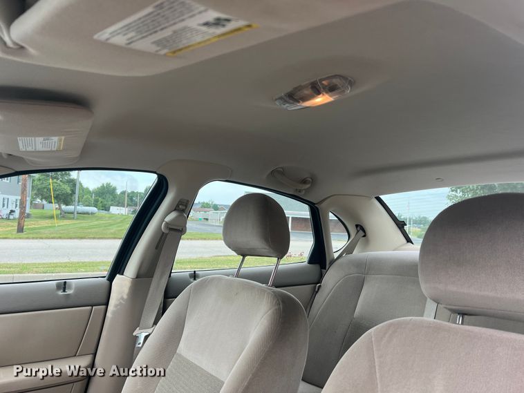 image for item JM9283 2006 Ford Taurus SE