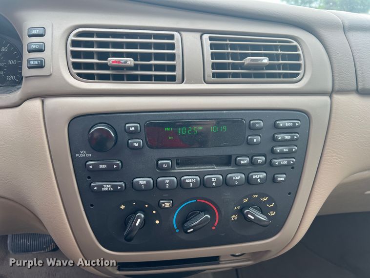 image for item JM9283 2006 Ford Taurus SE