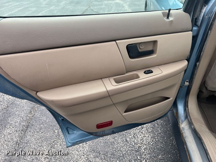 image for item JM9283 2006 Ford Taurus SE