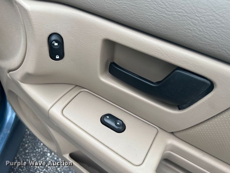 image for item JM9283 2006 Ford Taurus SE