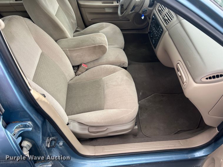 image for item JM9283 2006 Ford Taurus SE