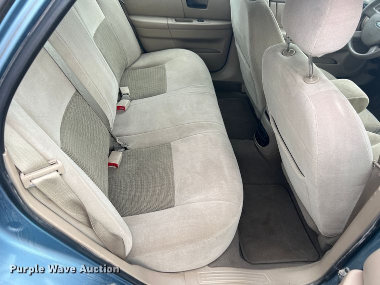 image for item JM9283 2006 Ford Taurus SE