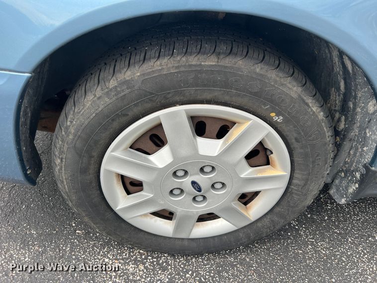 image for item JM9283 2006 Ford Taurus SE